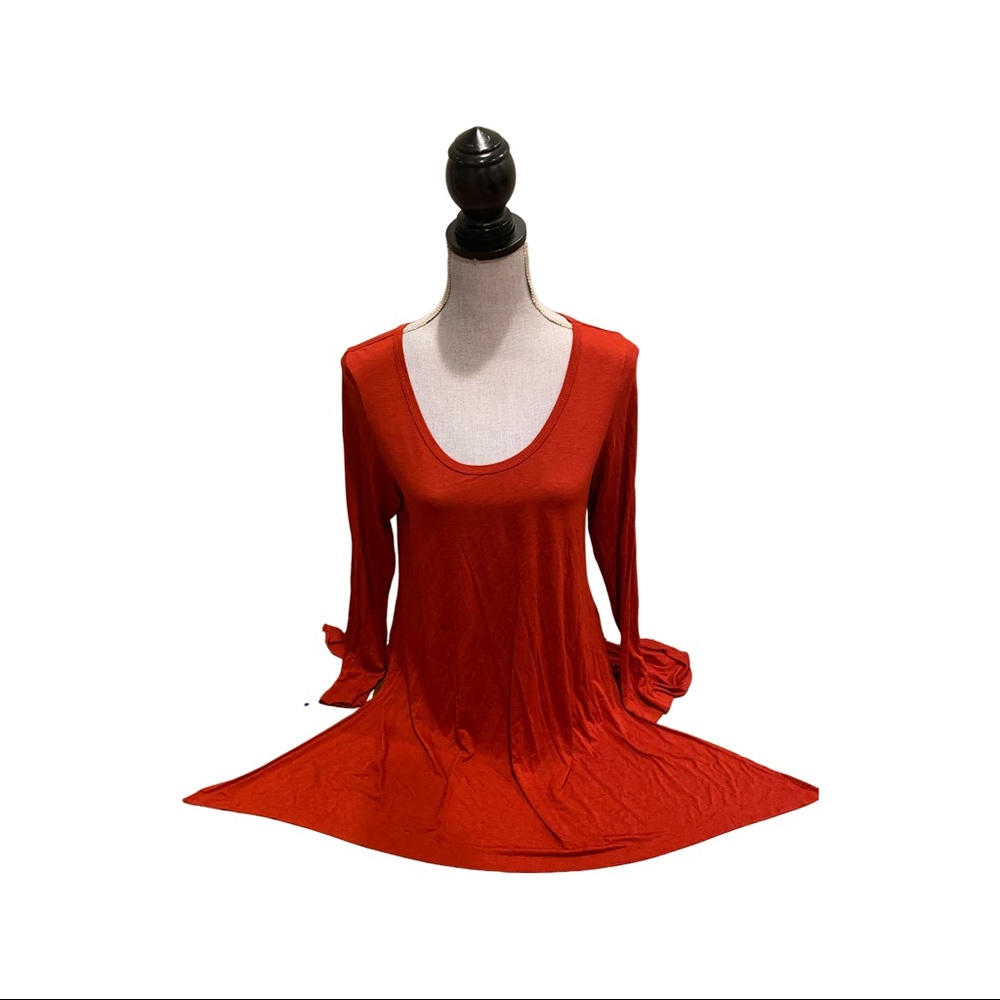 Long sleeve tunic with scoop neck